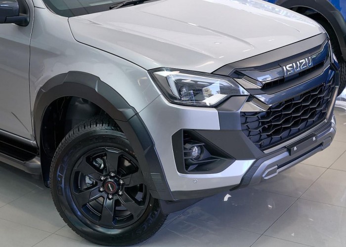 Used 1
                    ISUZU
                     for Sale Image