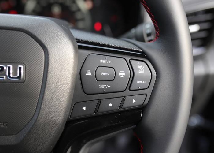 Used 1
                    ISUZU
                     for Sale Image